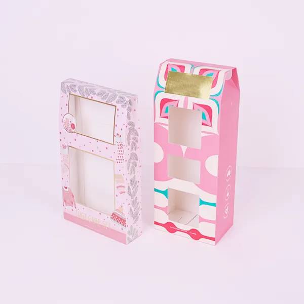 Boscaí Pacáistithe Cosmaideacha